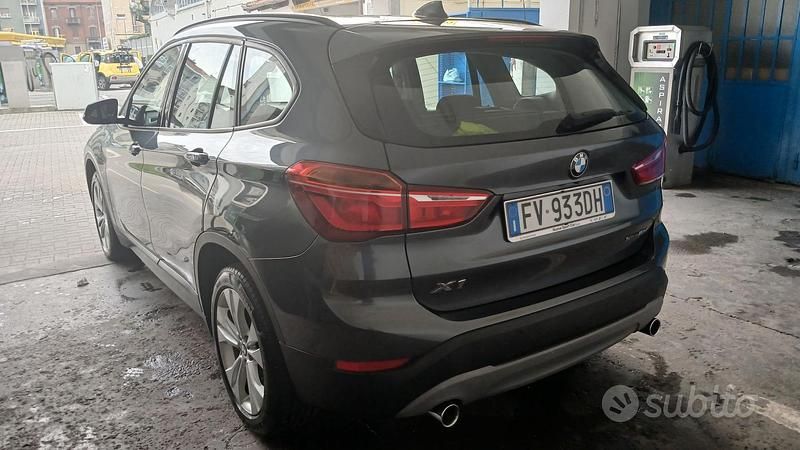 Grigio Usata 2018 BMW X1 SUV | 18.300 € (Buon prezzo) - Immagine 1/4