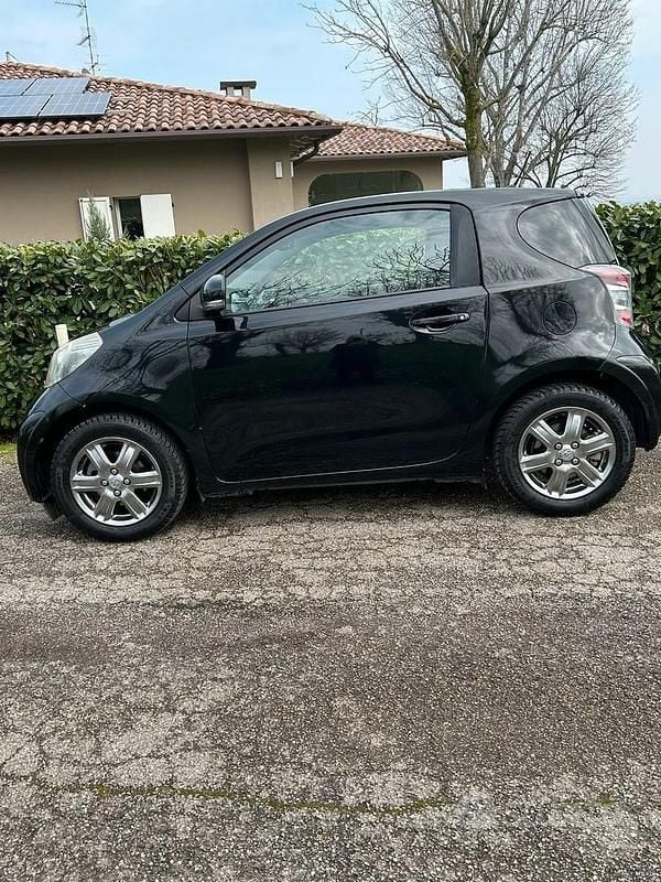 Usata Toyota iQ 2009 Nero Utilitaria