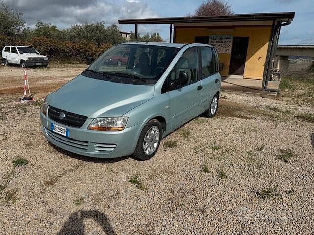 Usata Fiat Multipla Dynamic 116 CV (85 kW) 2004 Grigio Monovolume