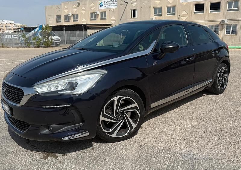Usata 2015 DS Automobiles DS5 Due volumi | 11.990 € (Buon prezzo) - Immagine 1/4