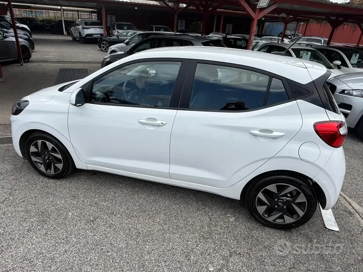 Usata Hyundai i10 Prime 67 CV (49 kW) 2023 Bianco Utilitaria