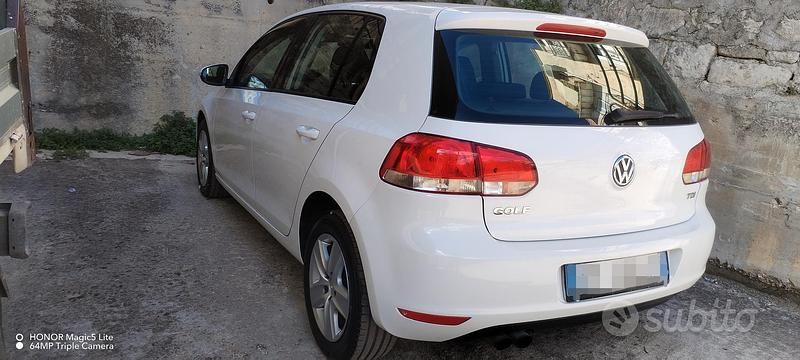 Usata VW Golf VI 110 CV (80 kW) 2009 Bianco Utilitaria