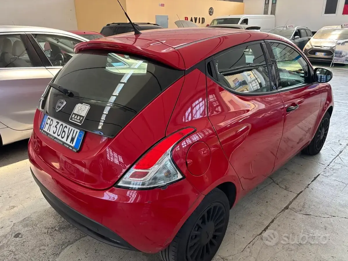 Usata Lancia Ypsilon S 69 CV (50 kW) 2018 Rosso Utilitaria