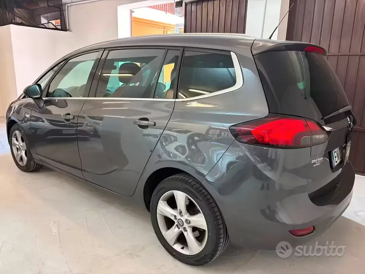 Usata Opel Zafira Tourer Cosmo 150 CV (110 kW) 2012 Grigio Monovolume