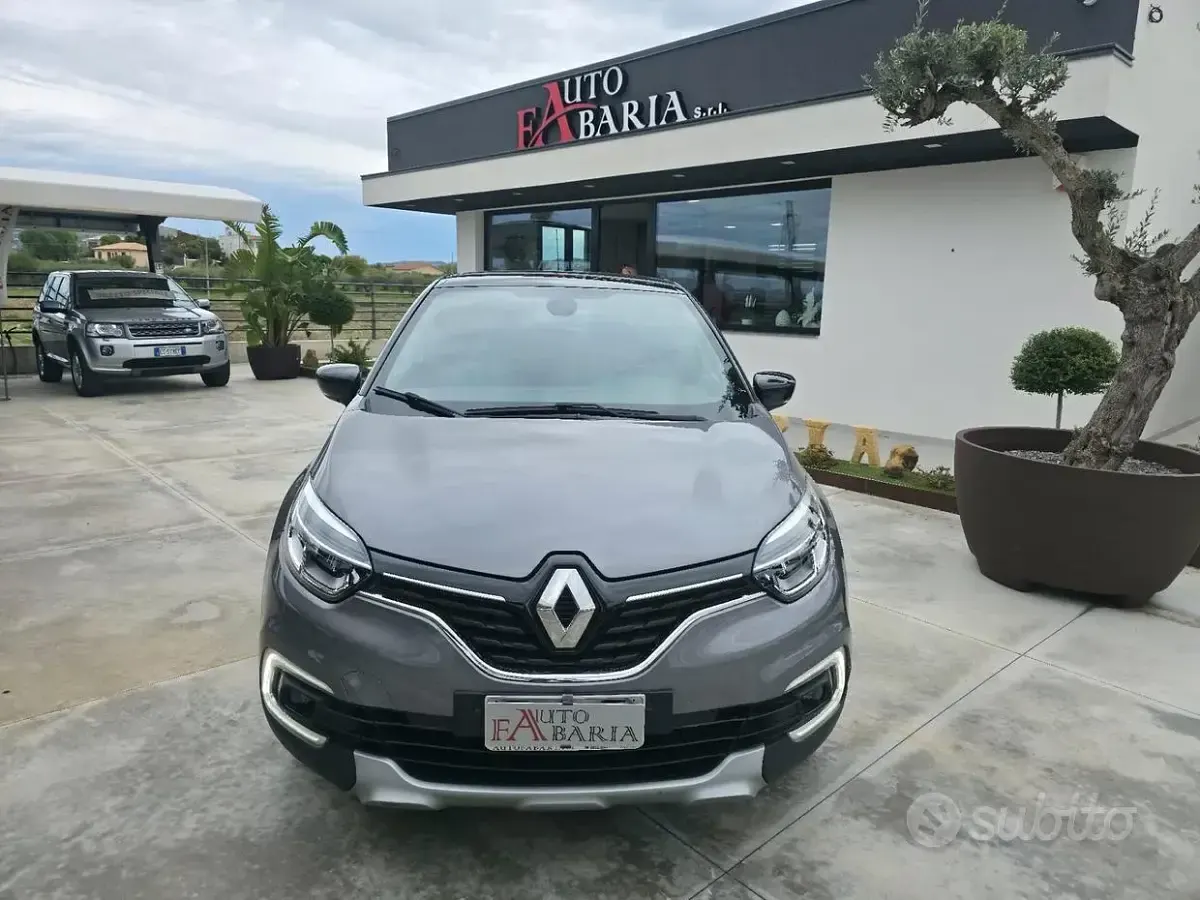Usata Renault Captur Intens 90 CV (66 kW) 2018 Grigio SUV