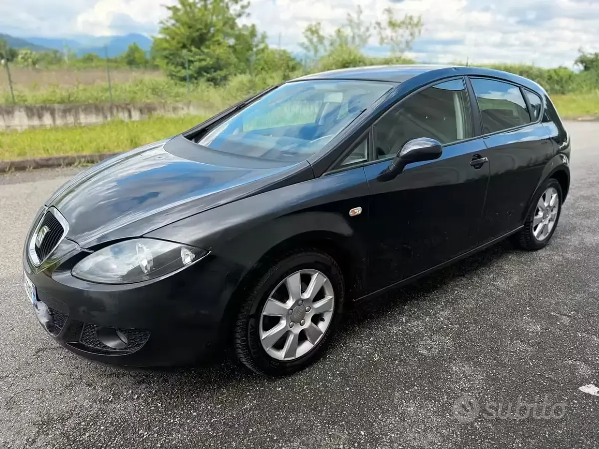 Usata Seat Leon 102 CV (75 kW) 2008 Nero Utilitaria