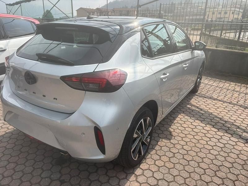 Usata Opel Corsa 100 CV (73 kW) 2025 Argento Utilitaria