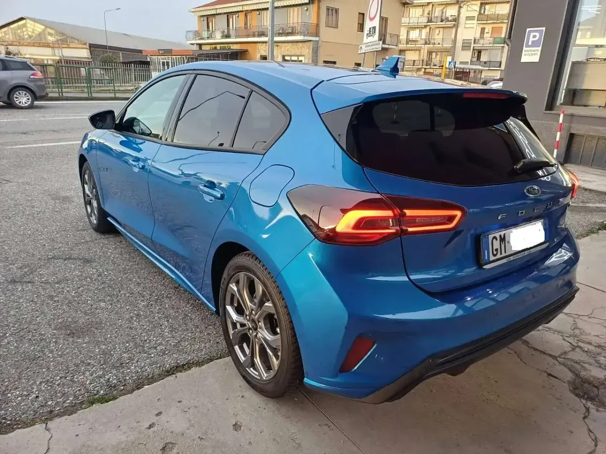 Usata Ford Focus ST-Line 125 CV (91 kW) 2023 Blu/azzurro Berlina