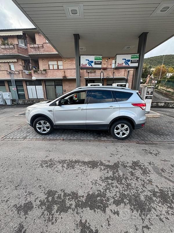 Usata Ford Kuga Titanium 120 CV (88 kW) 2016 Grigio SUV