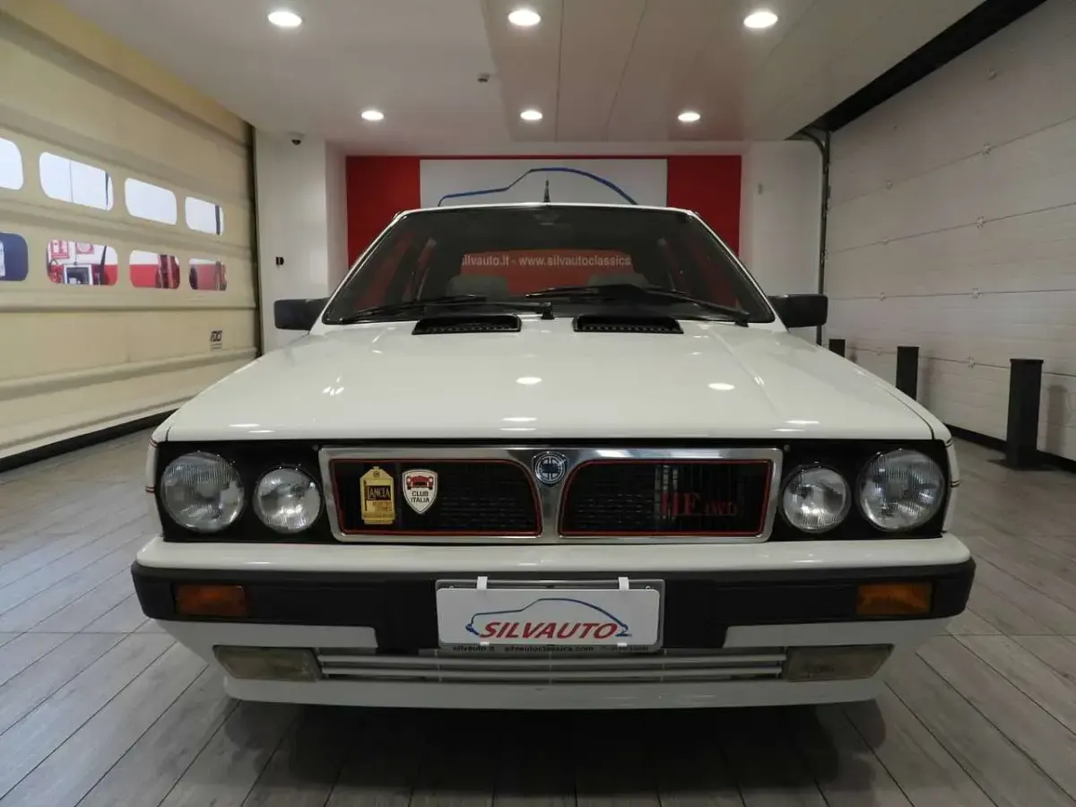 Usata Lancia Delta 166 CV (122 kW) 1987 Bianco corfù 224/f Utilitaria