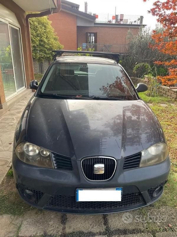Grigio Usata 2007 Seat Ibiza Berlina | 2900 € (Buon prezzo) - Immagine 1/4