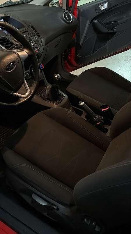 Usata Ford Fiesta 75 CV (55 kW) 2016 Berlina