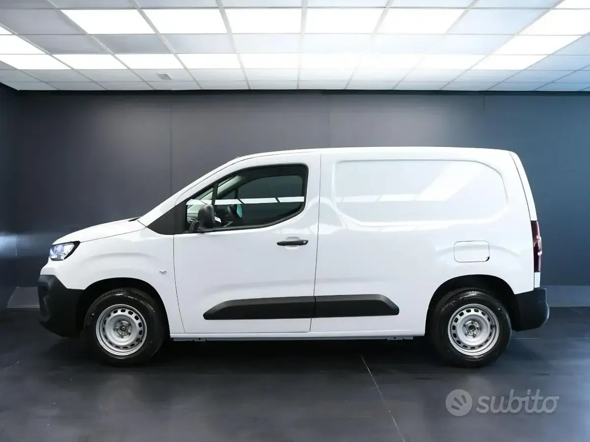Nuova Citroën Berlingo 101 CV (74 kW) 2026 Bianco Monovolume