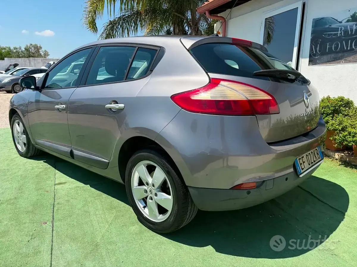 Usata Renault Mégane Dynamique 110 CV (80 kW) 2010 Grigio Berlina