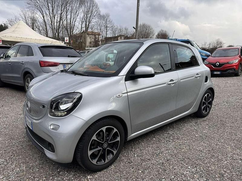 Usata Smart ForFour Passion 71 CV (52 kW) 2015 Other Utilitaria