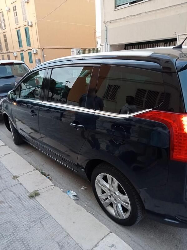 Usata Peugeot 5008 149 CV (109 kW) 2010 Blu Monovolume