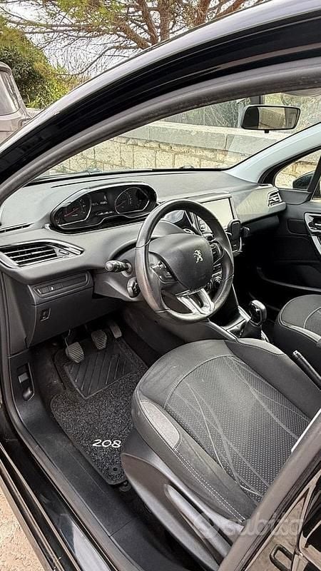 Usata Peugeot 208 2013 Nero Utilitaria