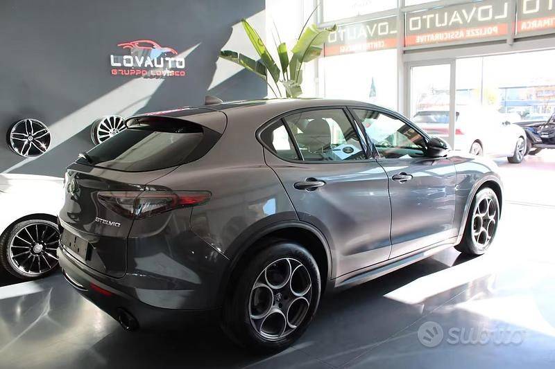 Usata Alfa Romeo Stelvio Super 160 CV (117 kW) 2023 Grigio SUV