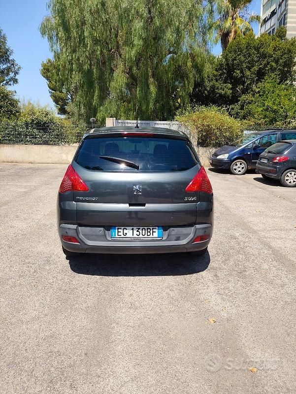 Usata Peugeot 3008 112 CV (82 kW) 2011 Grigio Monovolume