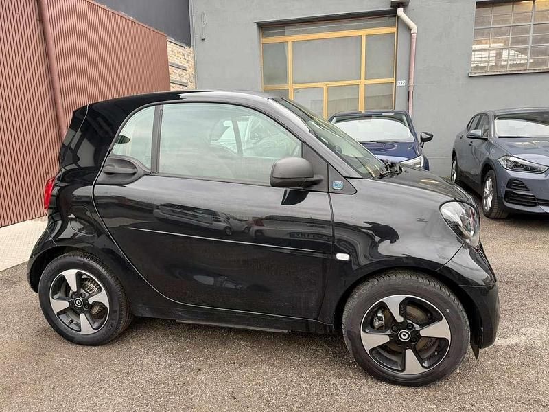Usata Smart ForTwo Coupé Pulse 41 kW (56 CV) 2022 Nero Utilitaria
