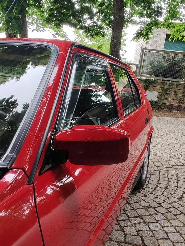 Usata Alfa Romeo 33 Quadrifoglio Verde 114 CV (83 kW) 1988 Rosso Berlina