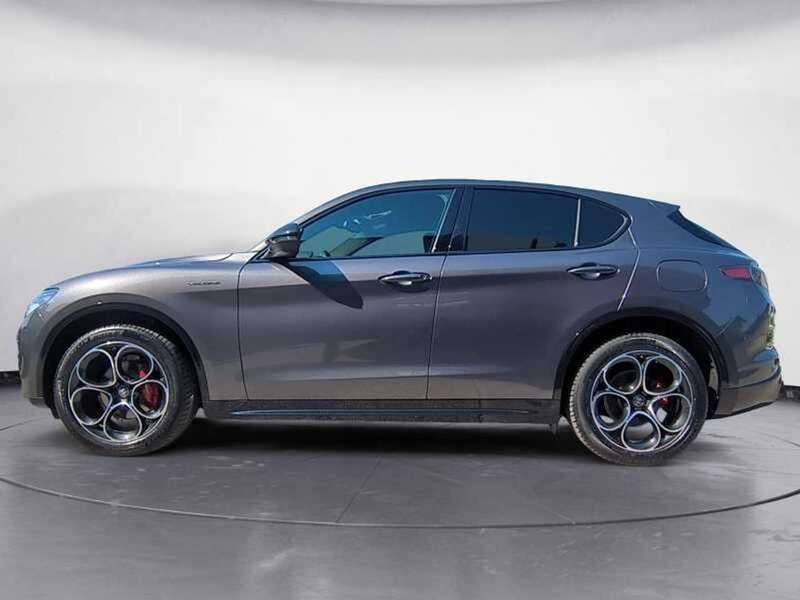 Usata Alfa Romeo Stelvio Veloce 210 CV (154 kW) 2024 Grigio vesuvio SUV