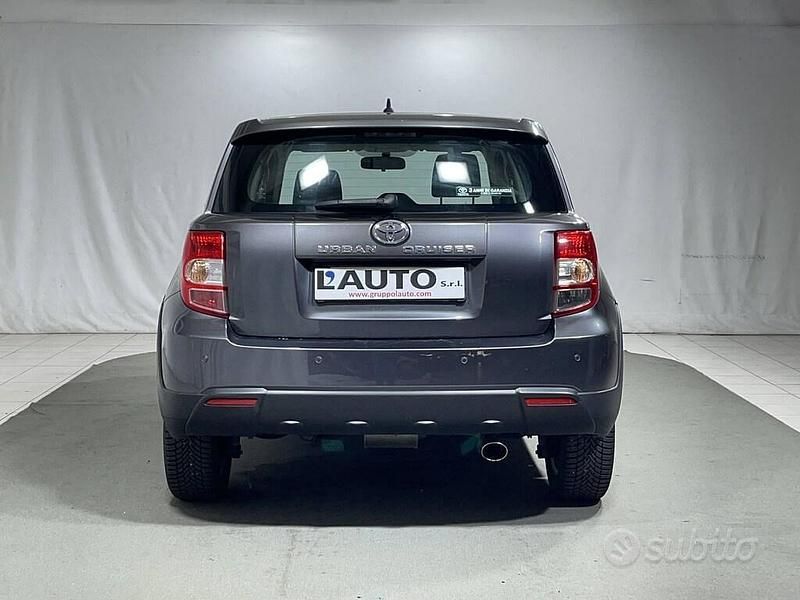 Usata Toyota Urban Cruiser Sol 90 CV (66 kW) 2009 Grigio scuro Utilitaria