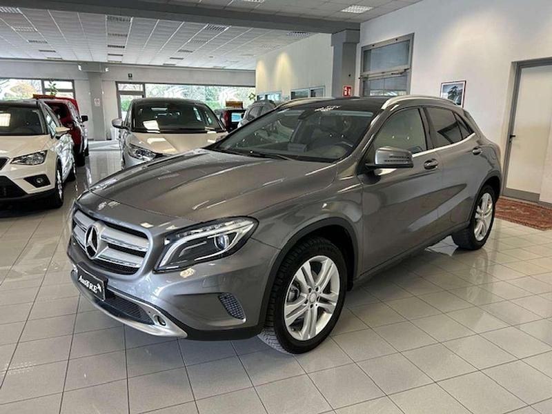 Usata Mercedes GLA200 Premium 136 CV (100 kW) 2016 Grigio SUV