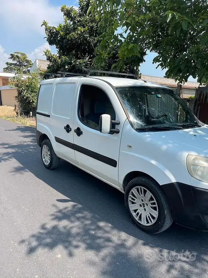 Usata Fiat Doblò 105 CV (77 kW) 2008 Bianco Monovolume