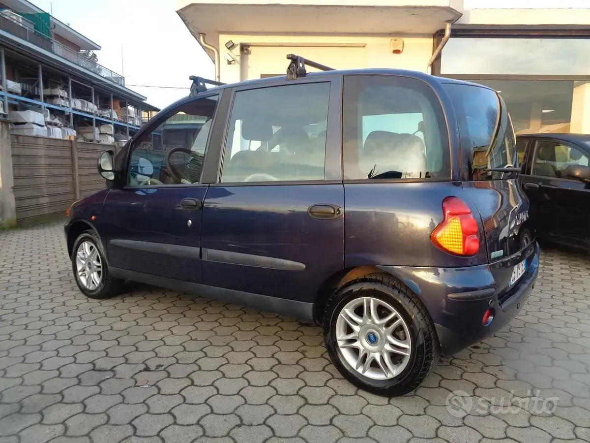Usata Fiat Multipla 110 CV (80 kW) 2003 Bluazzurro Monovolume