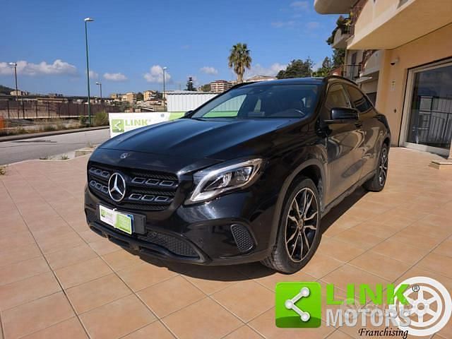 Usata Mercedes GLA200 135 CV (99 kW) 2019 Nero SUV