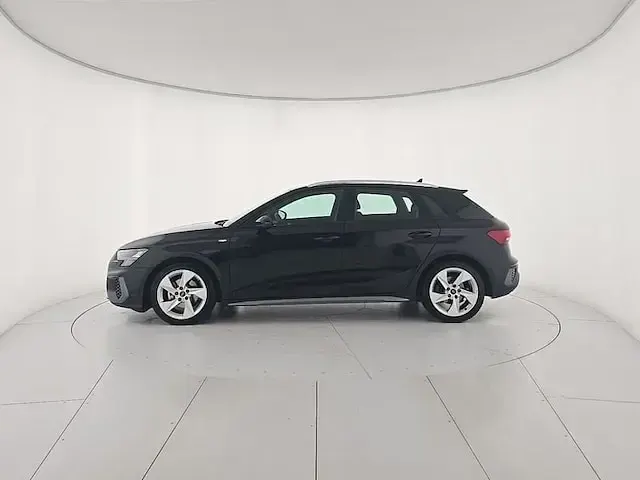 Usata Audi A3 S-Line 150 CV (110 kW) 2022 Nero mythos metallizzato Berlina