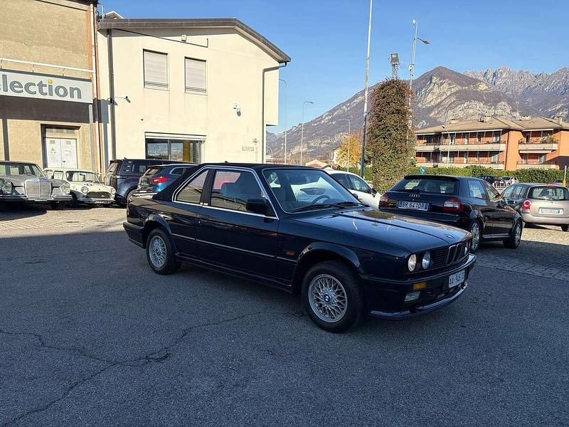 Usata BMW 318 Cabriolet 116 CV (85 kW) 1988 Blu/azzurro Cabrio
