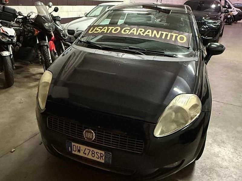 Nero Usata 2009 Fiat Grande Punto Due volumi | 3100 € (Buon prezzo) - Immagine 1/4