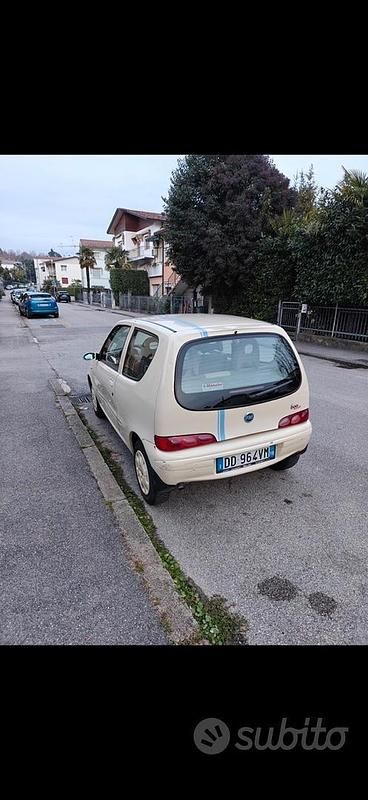 Usata Fiat 600 Anniversary 54 CV (39 kW) 2008 Bianco Berlina