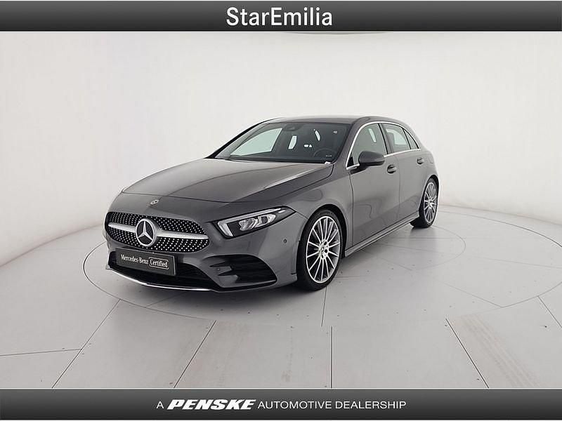 Grigio Usata 2022 Mercedes A180 Premium Due volumi | 26.900 € (Buon prezzo) - Immagine 1/4
