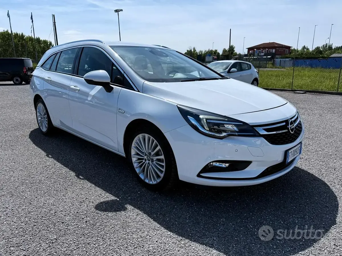 Usata Opel Astra Dynamic 110 CV (80 kW) 2018 Bianco Station wagon