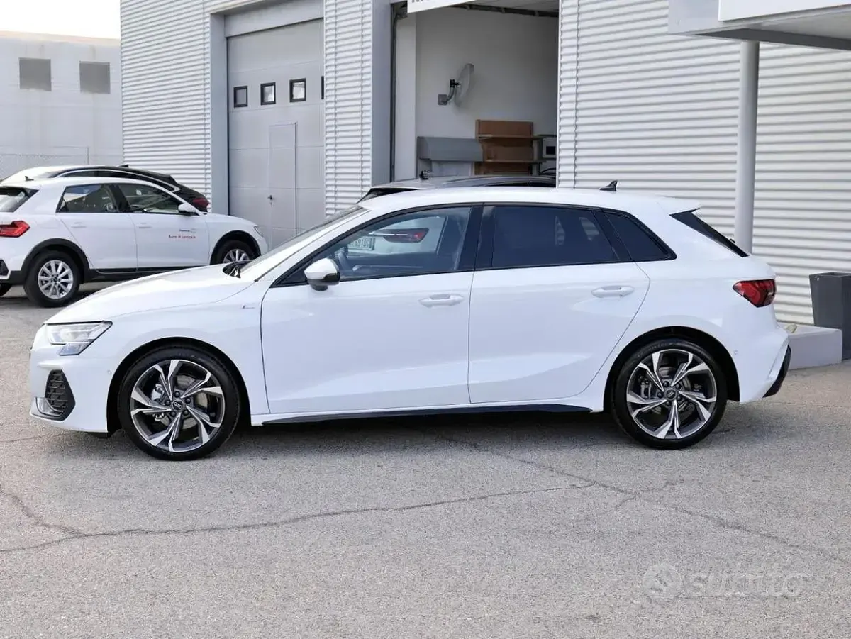 Nuova Audi A3 Ambiente 150 CV (110 kW) 2026 Bianco Berlina