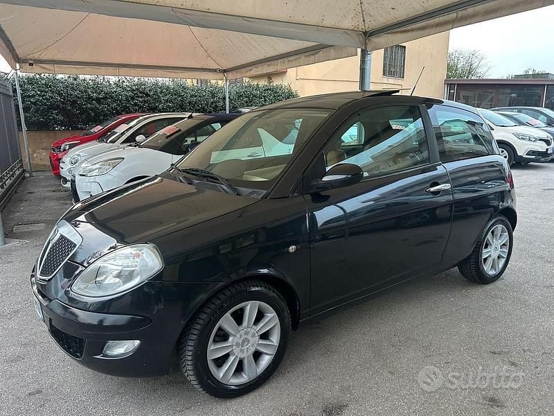 Usata Lancia Ypsilon 70 CV (51 kW) 2005 Nero Utilitaria
