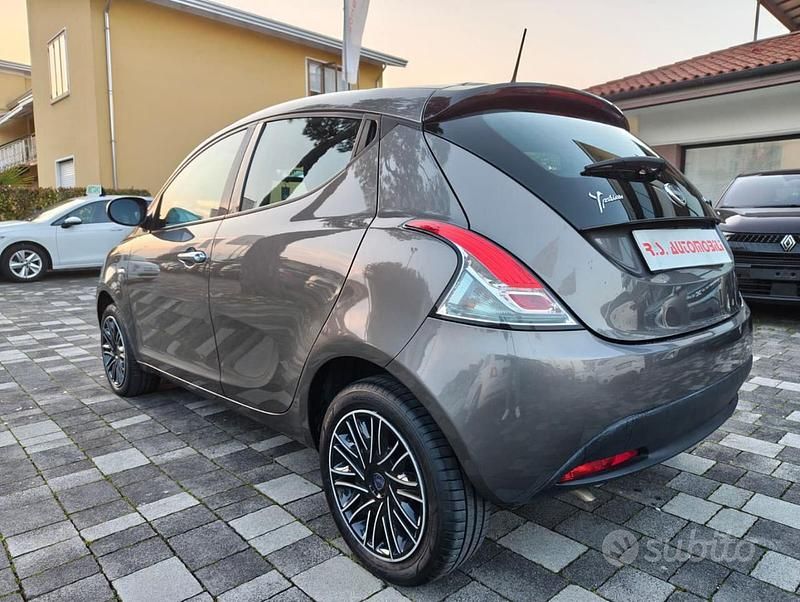 Usata Lancia Ypsilon 70 CV (51 kW) 2023 Nero Utilitaria