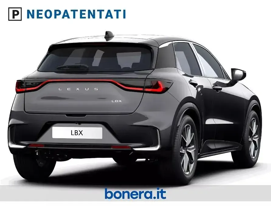 Nuova Lexus LBX 136 CV (100 kW) 2026 Grigio SUV