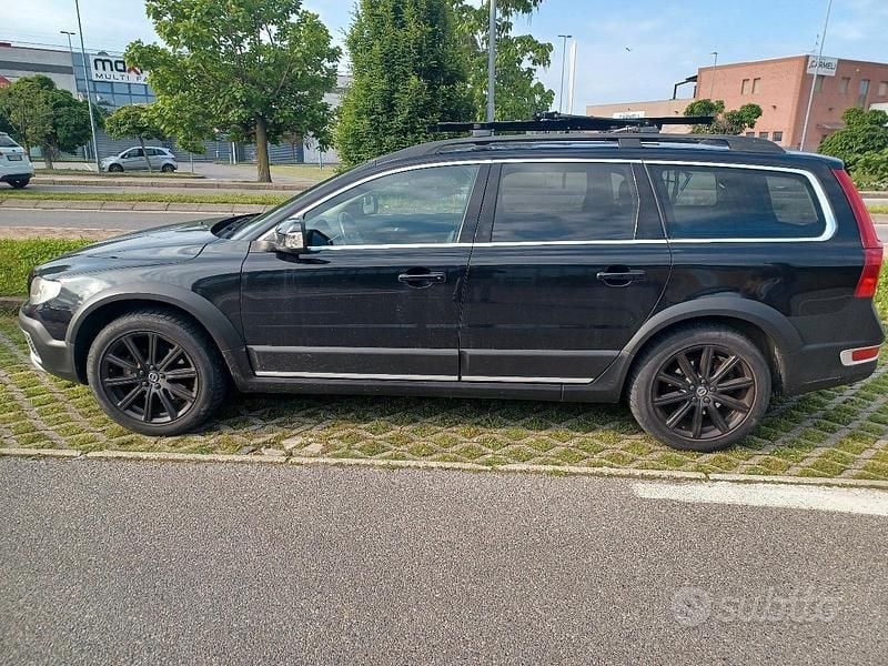 Usata Volvo XC70 185 CV (136 kW) 2007 Nero Station wagon