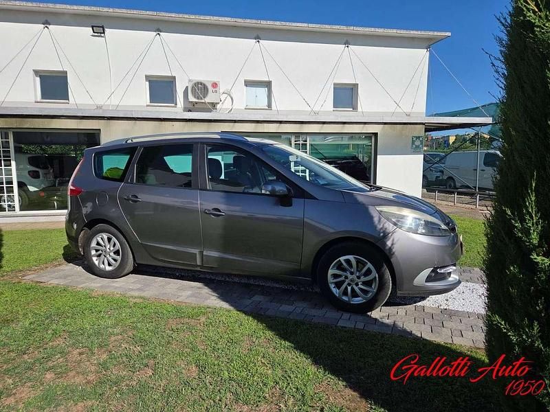 Usata Renault Scénic III 110 CV (80 kW) 2014 Argento Monovolume