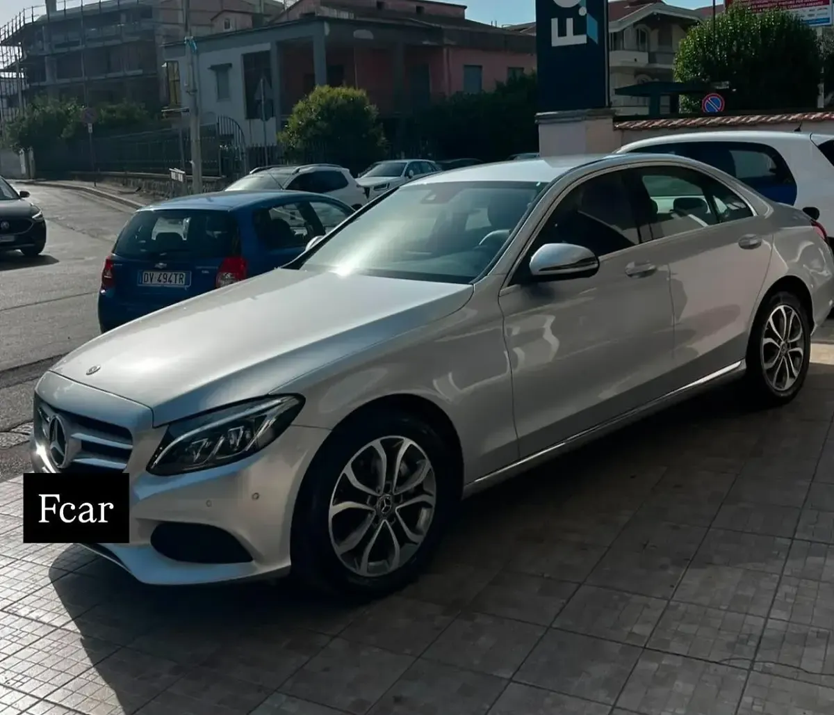 Usata Mercedes C220 160 CV (117 kW) 2019 Argento Berlina