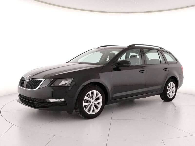 Nero Usata 2018 Skoda Octavia Ambition Station wagon | 13.900 € (Cara) - Immagine 1/4