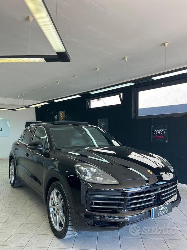 Nero Usata 2018 Porsche Cayenne SUV | 45.800 € (Buon prezzo) - Immagine 1/4
