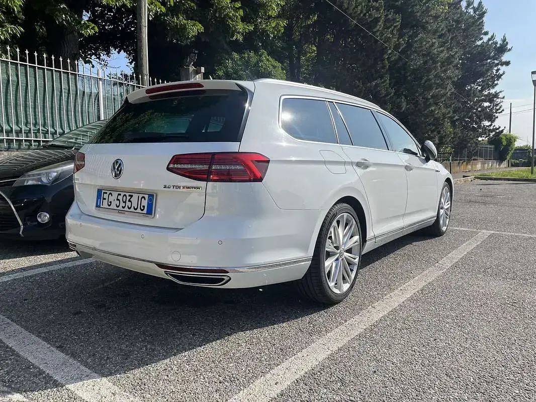 Usata VW Passat Highline 239 CV (175 kW) 2016 Bianco Station wagon