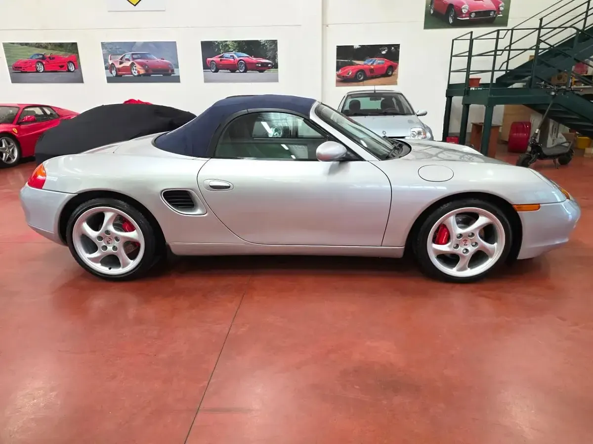 Usata Porsche Boxster 252 CV (185 kW) 2001 Argento Cabrio