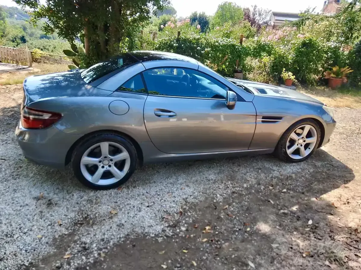 Usata Mercedes SLK200 184 CV (135 kW) 2012 Grigio Cabrio