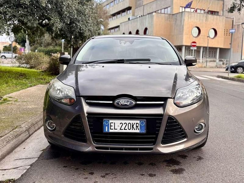 Usata Ford Focus Titanium 116 CV (85 kW) 2011 Grigio Berlina